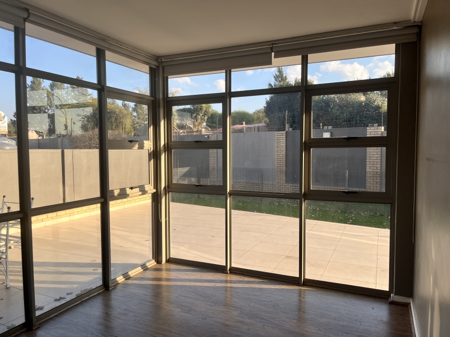 To Let 3 Bedroom Property for Rent in Bedford Gardens Gauteng