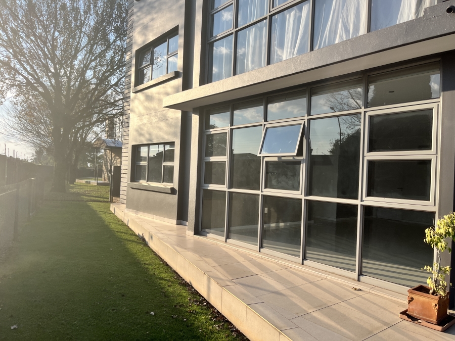 To Let 3 Bedroom Property for Rent in Bedford Gardens Gauteng