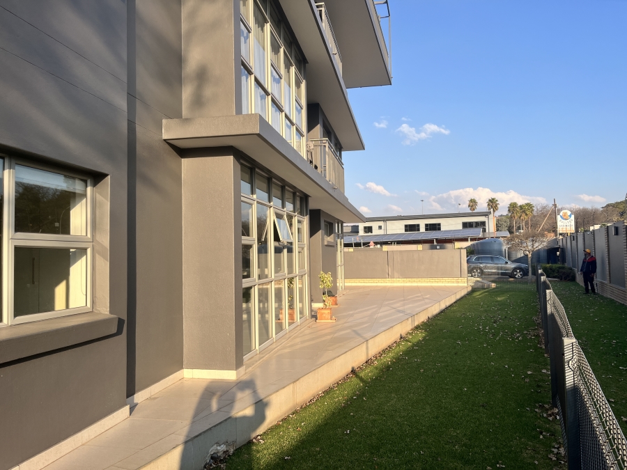 To Let 3 Bedroom Property for Rent in Bedford Gardens Gauteng
