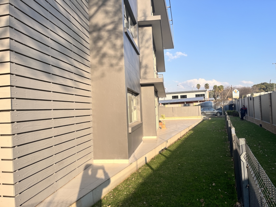 To Let 3 Bedroom Property for Rent in Bedford Gardens Gauteng