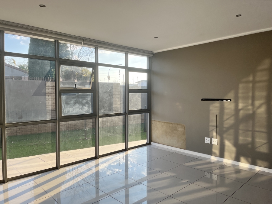 To Let 3 Bedroom Property for Rent in Bedford Gardens Gauteng