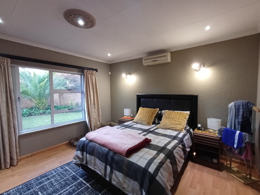 4 Bedroom Property for Sale in Vanderbijlpark SW 5 Gauteng
