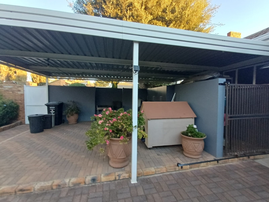 4 Bedroom Property for Sale in Vanderbijlpark SW 5 Gauteng