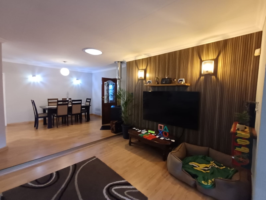 4 Bedroom Property for Sale in Vanderbijlpark SW 5 Gauteng