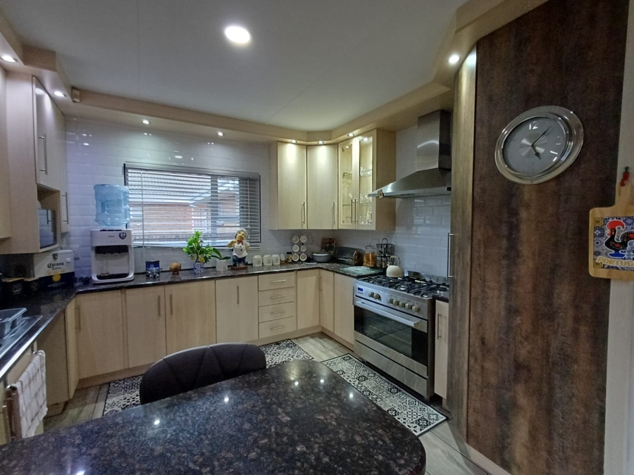 4 Bedroom Property for Sale in Vanderbijlpark SW 5 Gauteng