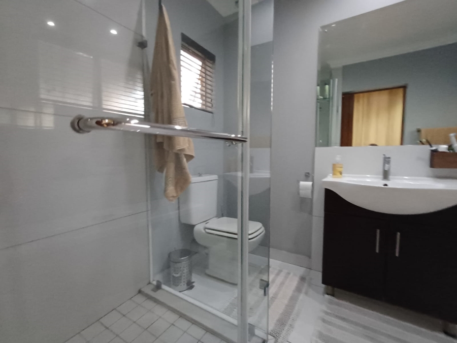4 Bedroom Property for Sale in Vanderbijlpark SW 5 Gauteng