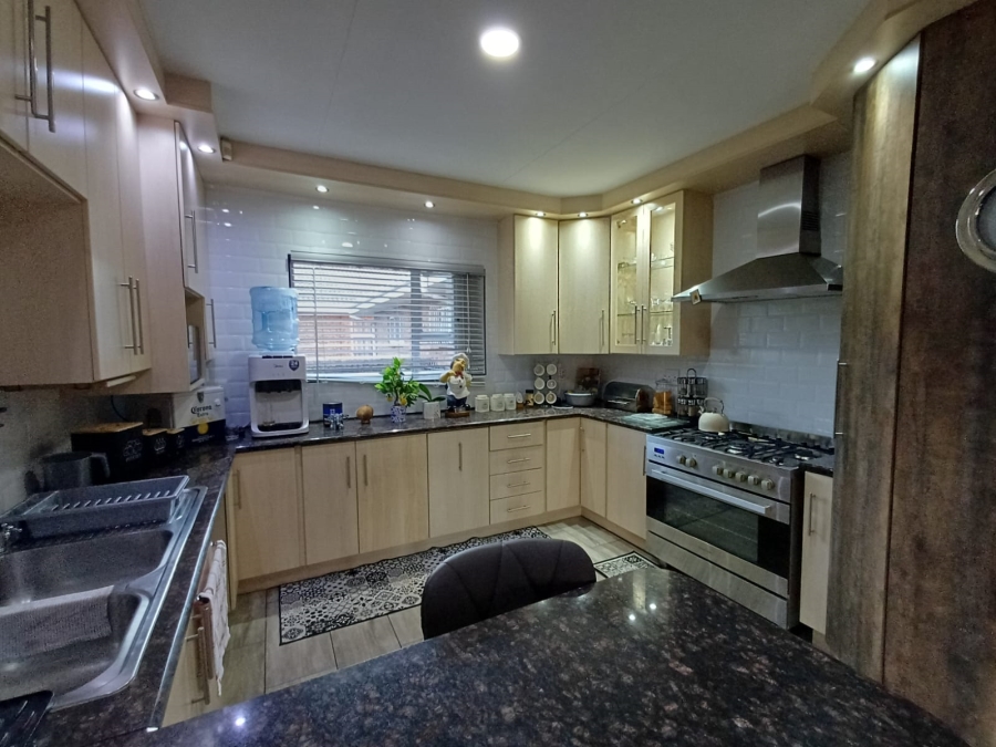 4 Bedroom Property for Sale in Vanderbijlpark SW 5 Gauteng