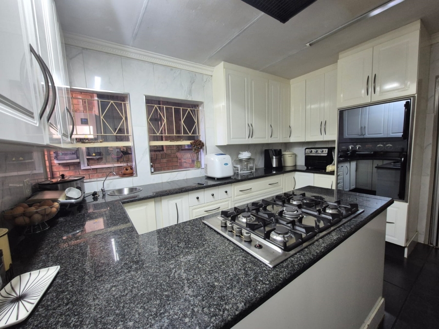 3 Bedroom Property for Sale in Vanderbijlpark SW 5 Gauteng