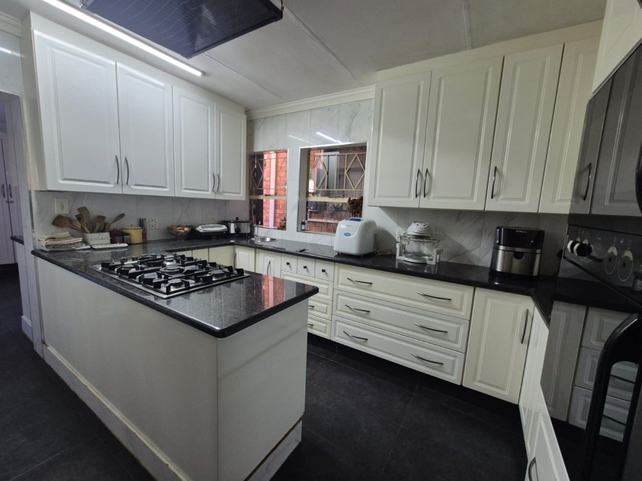 3 Bedroom Property for Sale in Vanderbijlpark SW 5 Gauteng