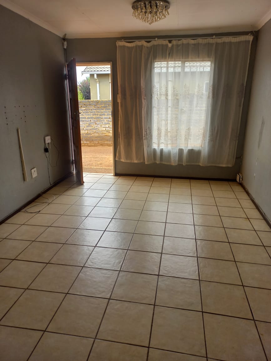 2 Bedroom Property for Sale in Savanna City Gauteng