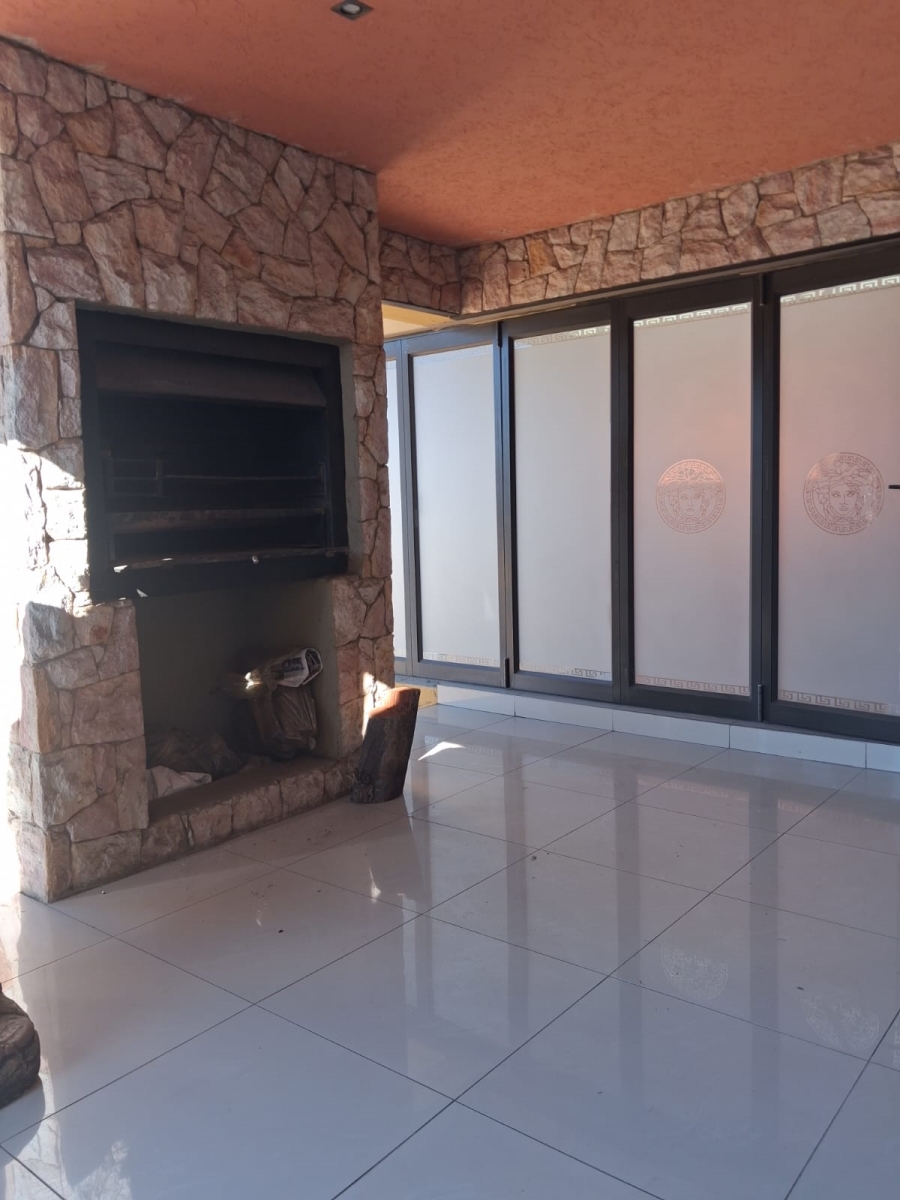 4 Bedroom Property for Sale in Three Rivers East Gauteng