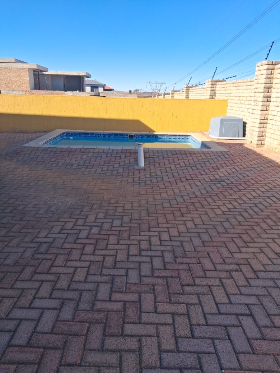 4 Bedroom Property for Sale in Three Rivers East Gauteng