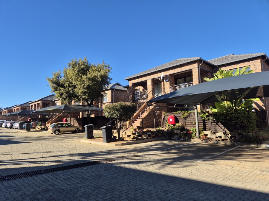 To Let 2 Bedroom Property for Rent in Sonneveld Gauteng