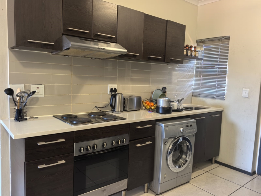 To Let 2 Bedroom Property for Rent in Noordwyk Gauteng