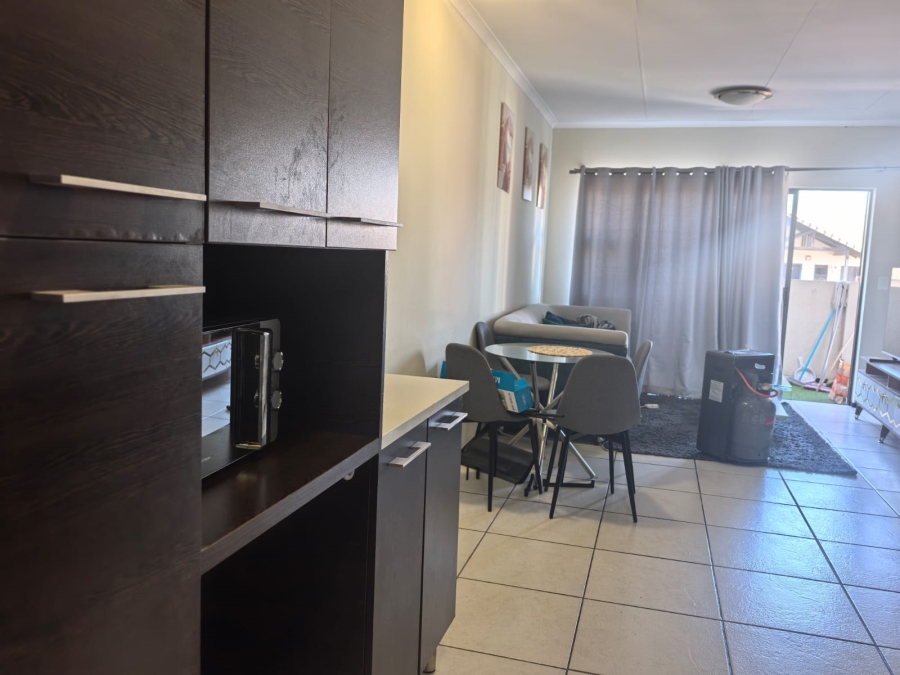 To Let 2 Bedroom Property for Rent in Noordwyk Gauteng