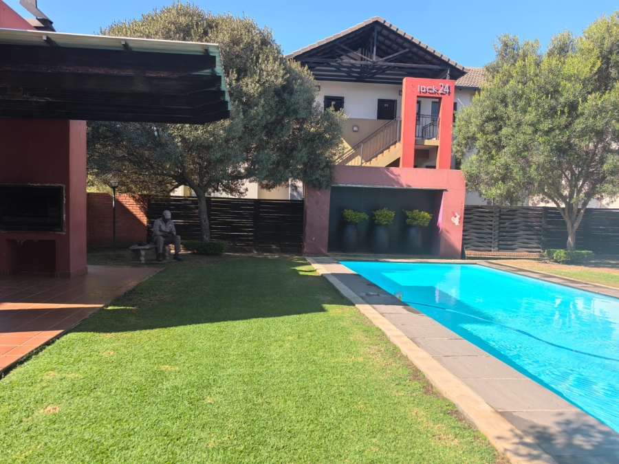 To Let 2 Bedroom Property for Rent in Noordwyk Gauteng