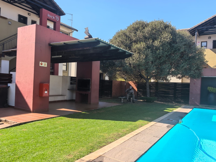 To Let 2 Bedroom Property for Rent in Noordwyk Gauteng