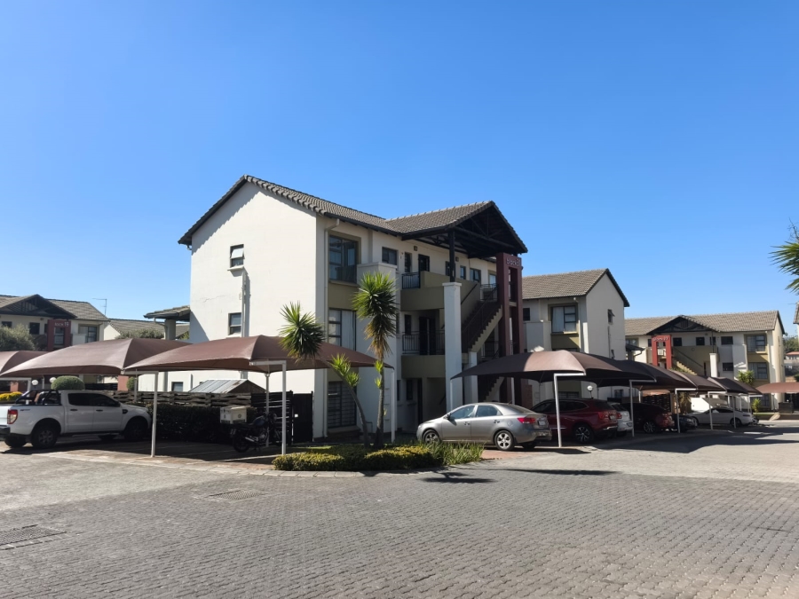 To Let 2 Bedroom Property for Rent in Noordwyk Gauteng
