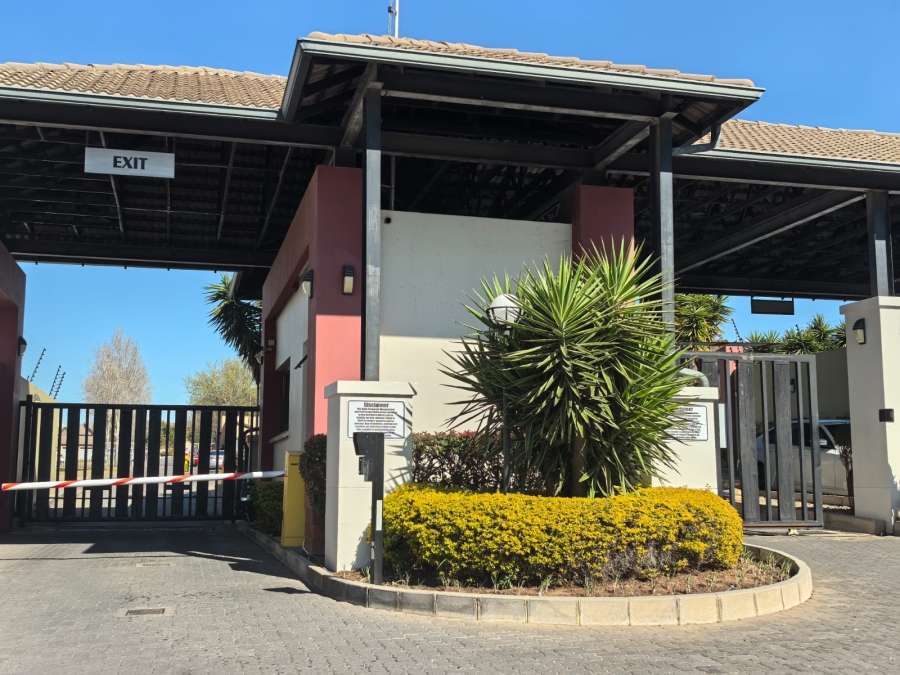 To Let 2 Bedroom Property for Rent in Noordwyk Gauteng