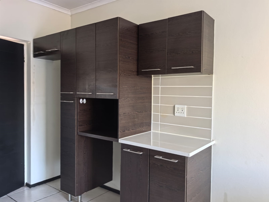 2 Bedroom Property for Sale in Noordwyk Gauteng