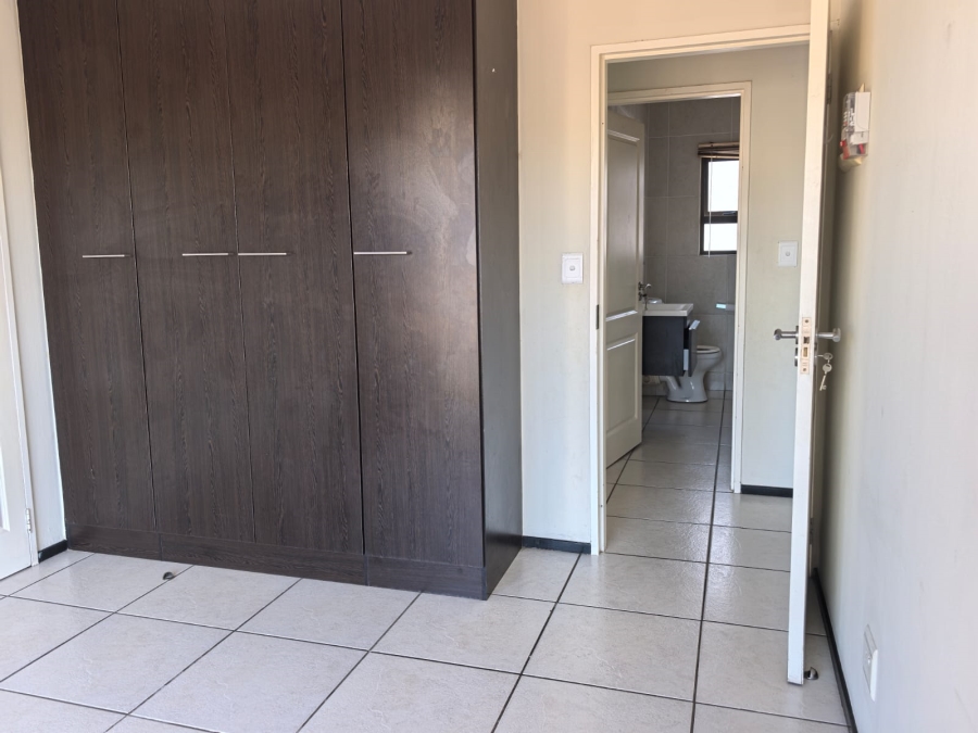 2 Bedroom Property for Sale in Noordwyk Gauteng