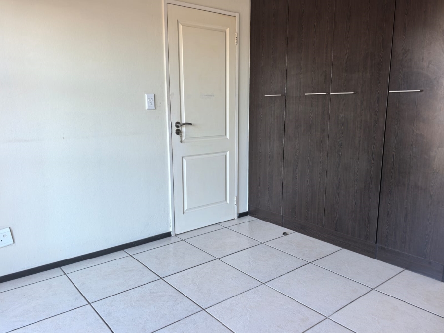 2 Bedroom Property for Sale in Noordwyk Gauteng