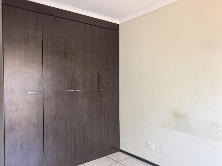 2 Bedroom Property for Sale in Noordwyk Gauteng