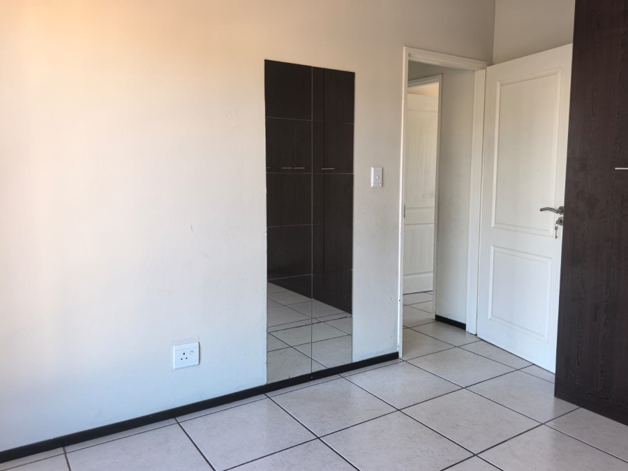 2 Bedroom Property for Sale in Noordwyk Gauteng