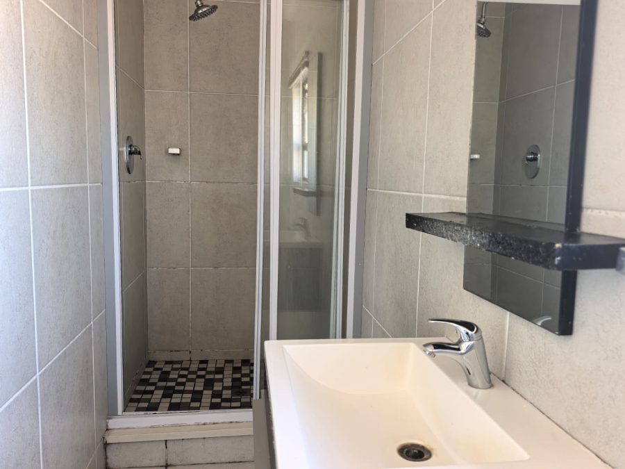 2 Bedroom Property for Sale in Noordwyk Gauteng