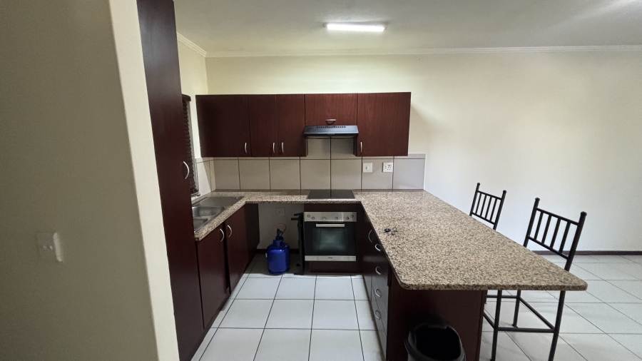 To Let 2 Bedroom Property for Rent in Jackal Creek Golf Estate Gauteng