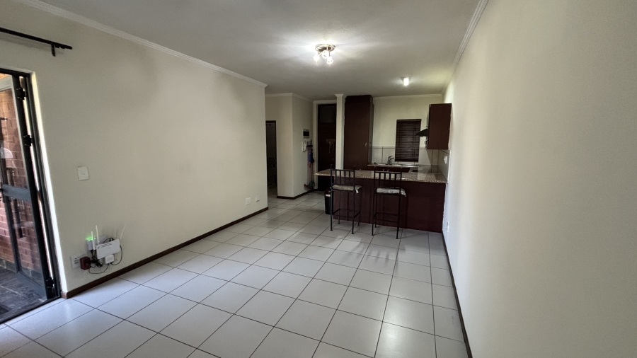 To Let 2 Bedroom Property for Rent in Jackal Creek Golf Estate Gauteng