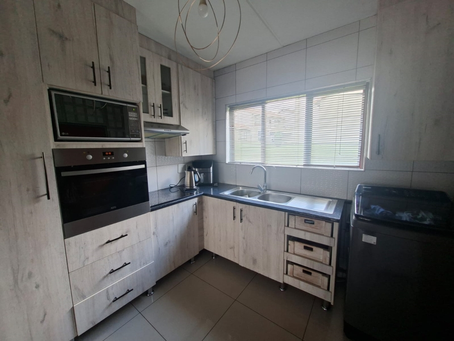 3 Bedroom Property for Sale in Mondeor Gauteng