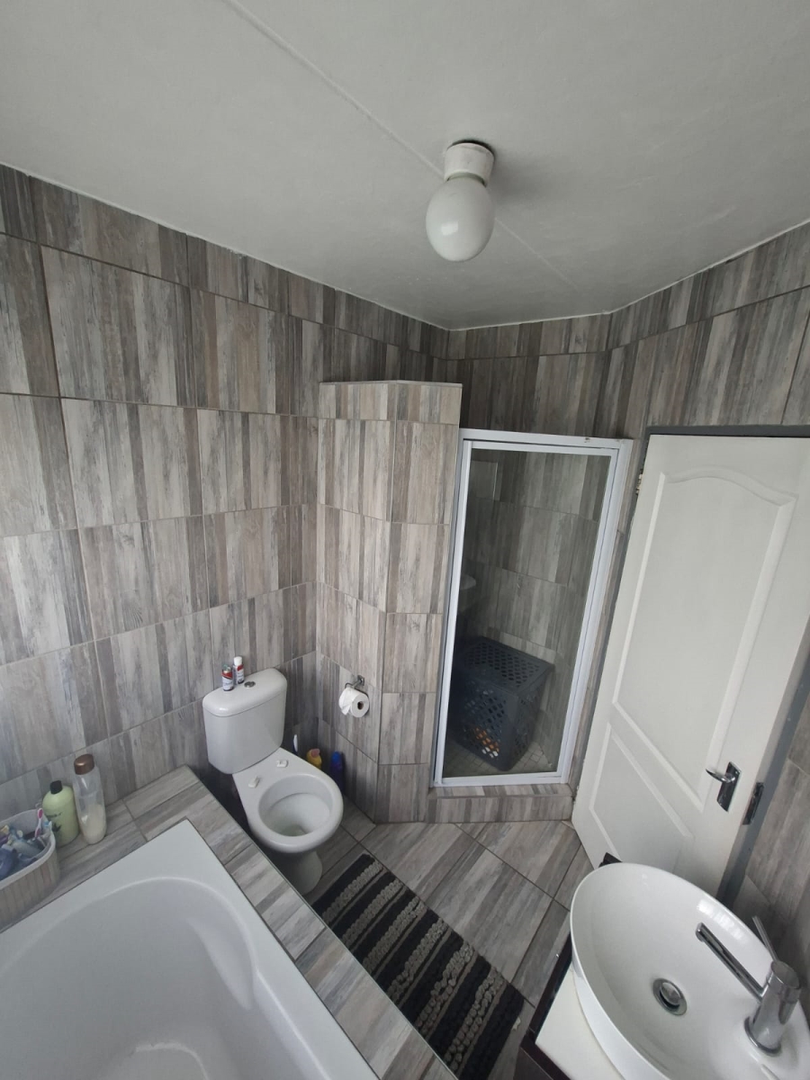 3 Bedroom Property for Sale in Mondeor Gauteng