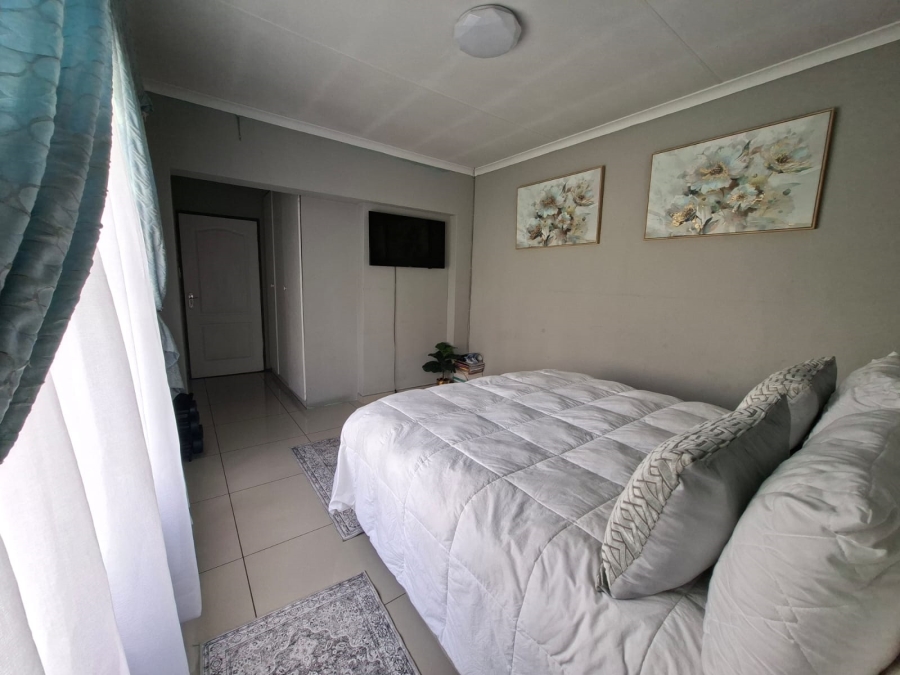 3 Bedroom Property for Sale in Mondeor Gauteng