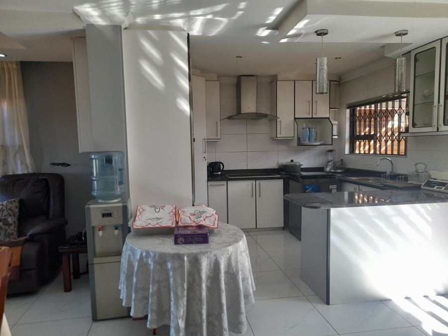 3 Bedroom Property for Sale in Ridgeway Gauteng