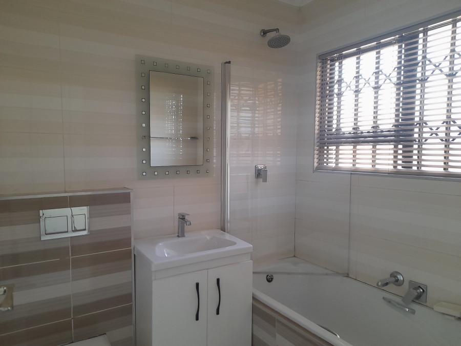 3 Bedroom Property for Sale in Ridgeway Gauteng