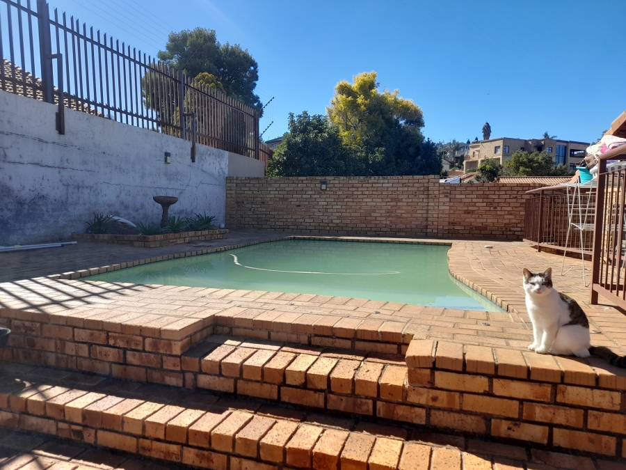 3 Bedroom Property for Sale in Ridgeway Gauteng
