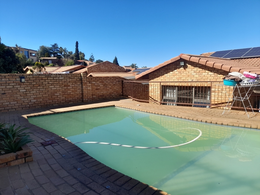 3 Bedroom Property for Sale in Ridgeway Gauteng