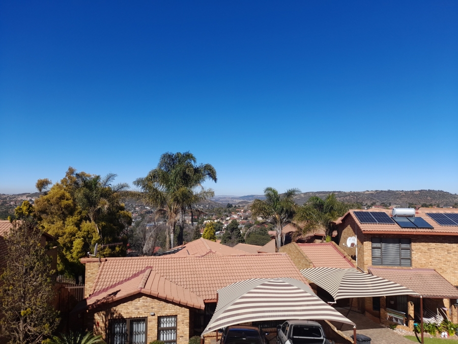 3 Bedroom Property for Sale in Ridgeway Gauteng