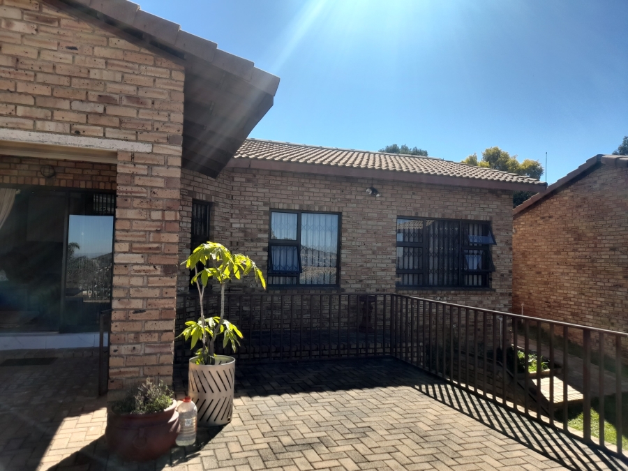 3 Bedroom Property for Sale in Ridgeway Gauteng