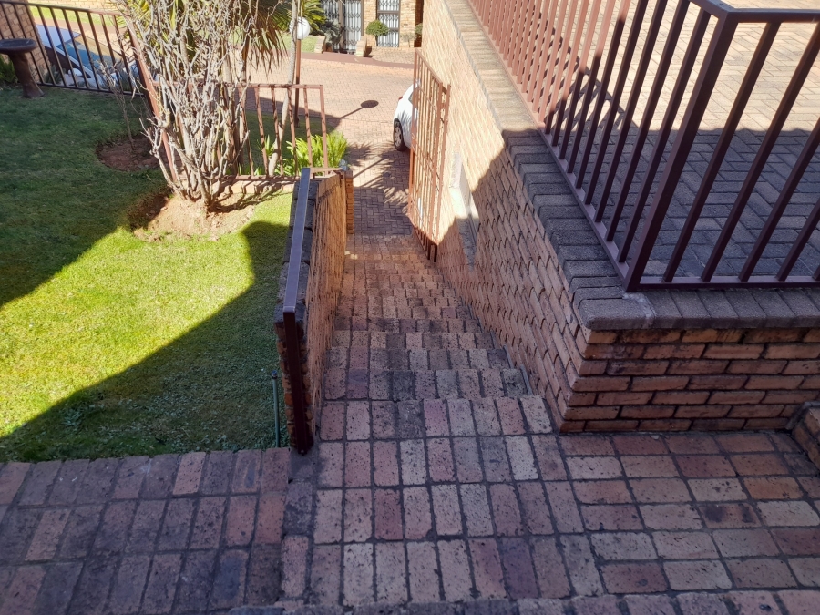 3 Bedroom Property for Sale in Ridgeway Gauteng