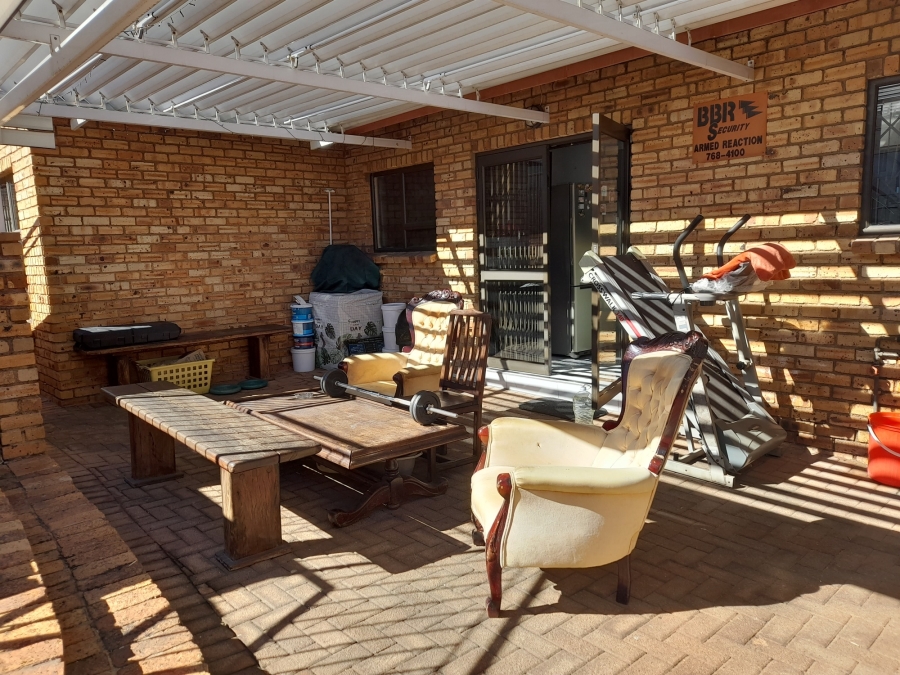 3 Bedroom Property for Sale in Ridgeway Gauteng