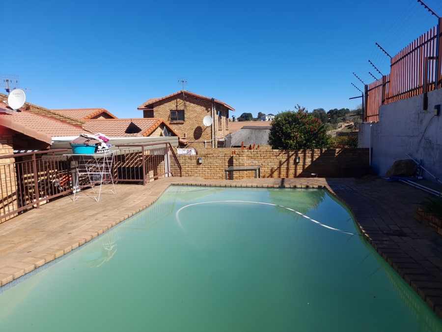 3 Bedroom Property for Sale in Ridgeway Gauteng