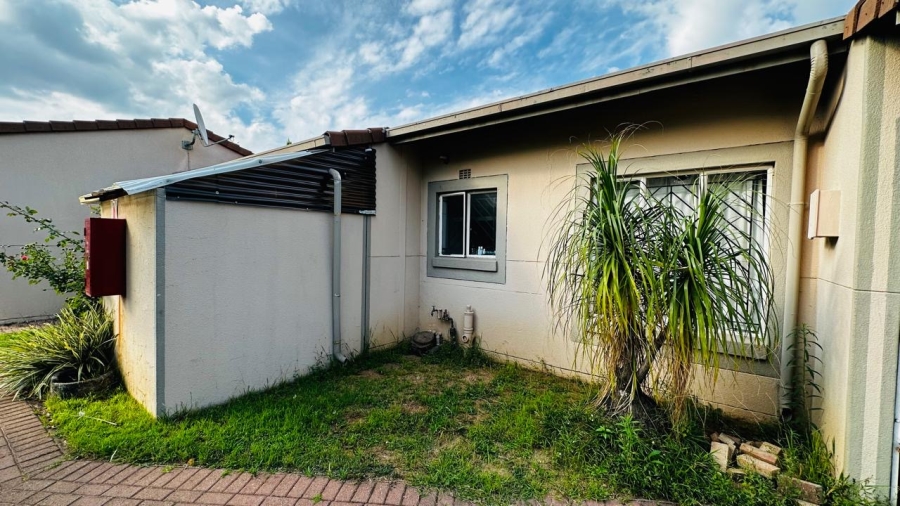 To Let 3 Bedroom Property for Rent in Country View Gauteng