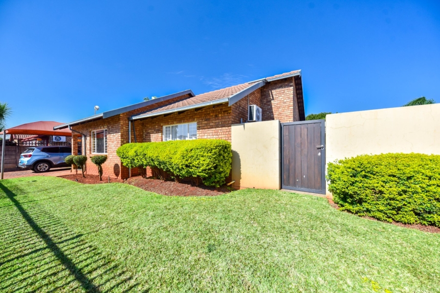2 Bedroom Property for Sale in Dorandia Gauteng
