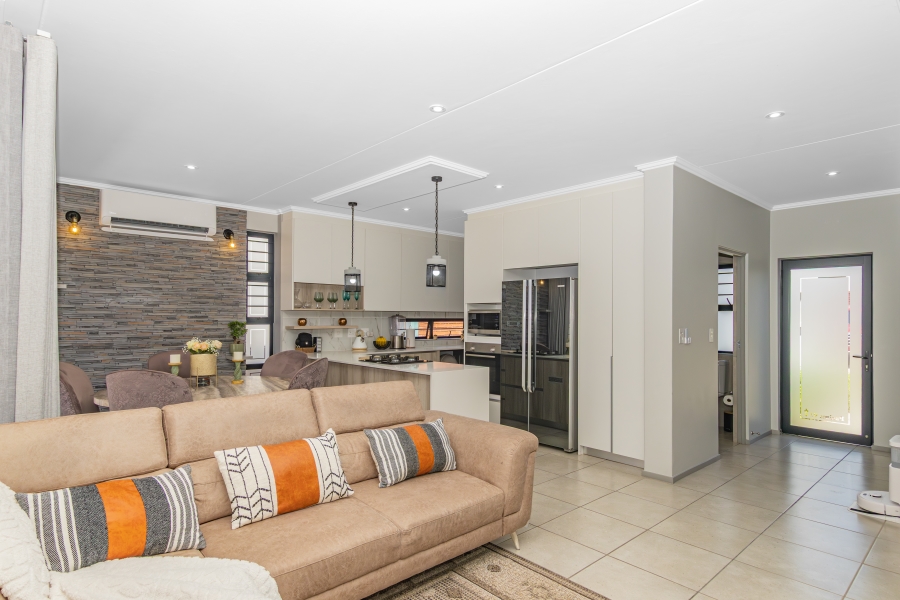 3 Bedroom Property for Sale in Barbeque Downs Gauteng