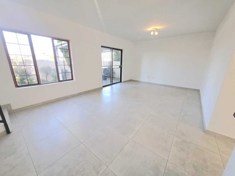 3 Bedroom Property for Sale in Noordwyk Gauteng