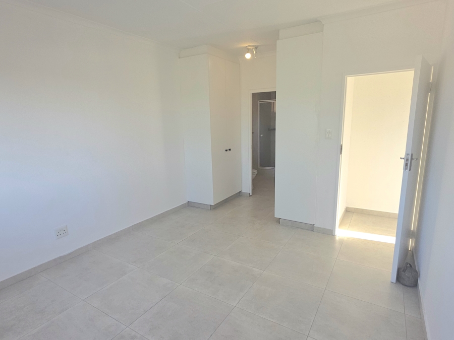 3 Bedroom Property for Sale in Noordwyk Gauteng