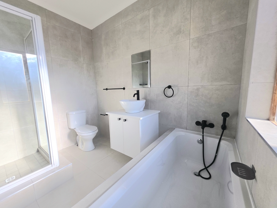 3 Bedroom Property for Sale in Noordwyk Gauteng