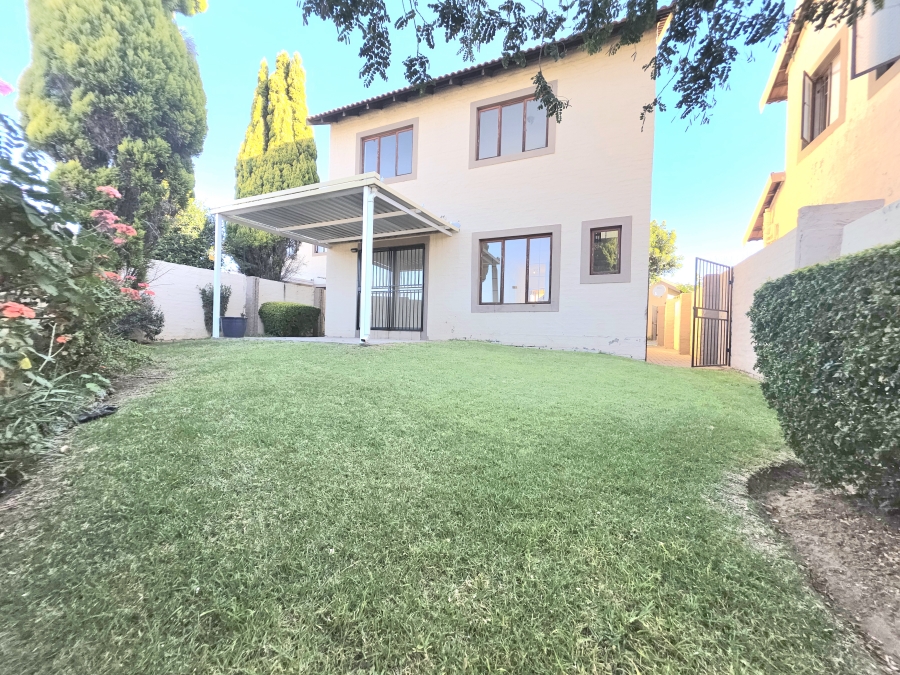 3 Bedroom Property for Sale in Noordwyk Gauteng